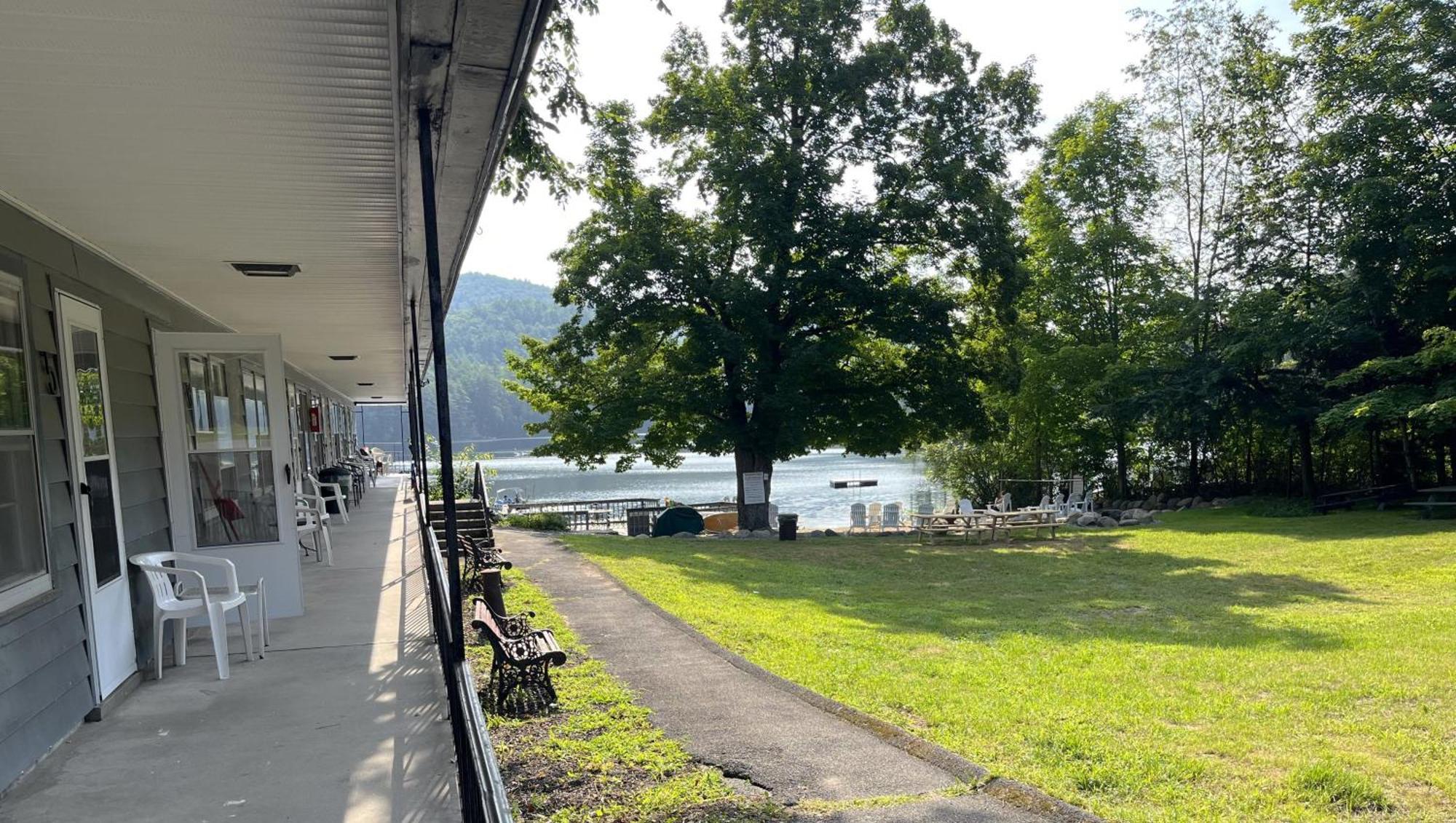 Motel Luzerne Lake Luzerne Dış mekan fotoğraf